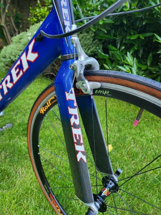 the rigid forks of the trek 1000 road bike the rigid forks of the trek 1000 road bike